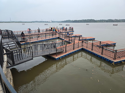 Pullooppi Kadavu Park and Floating Restaurant